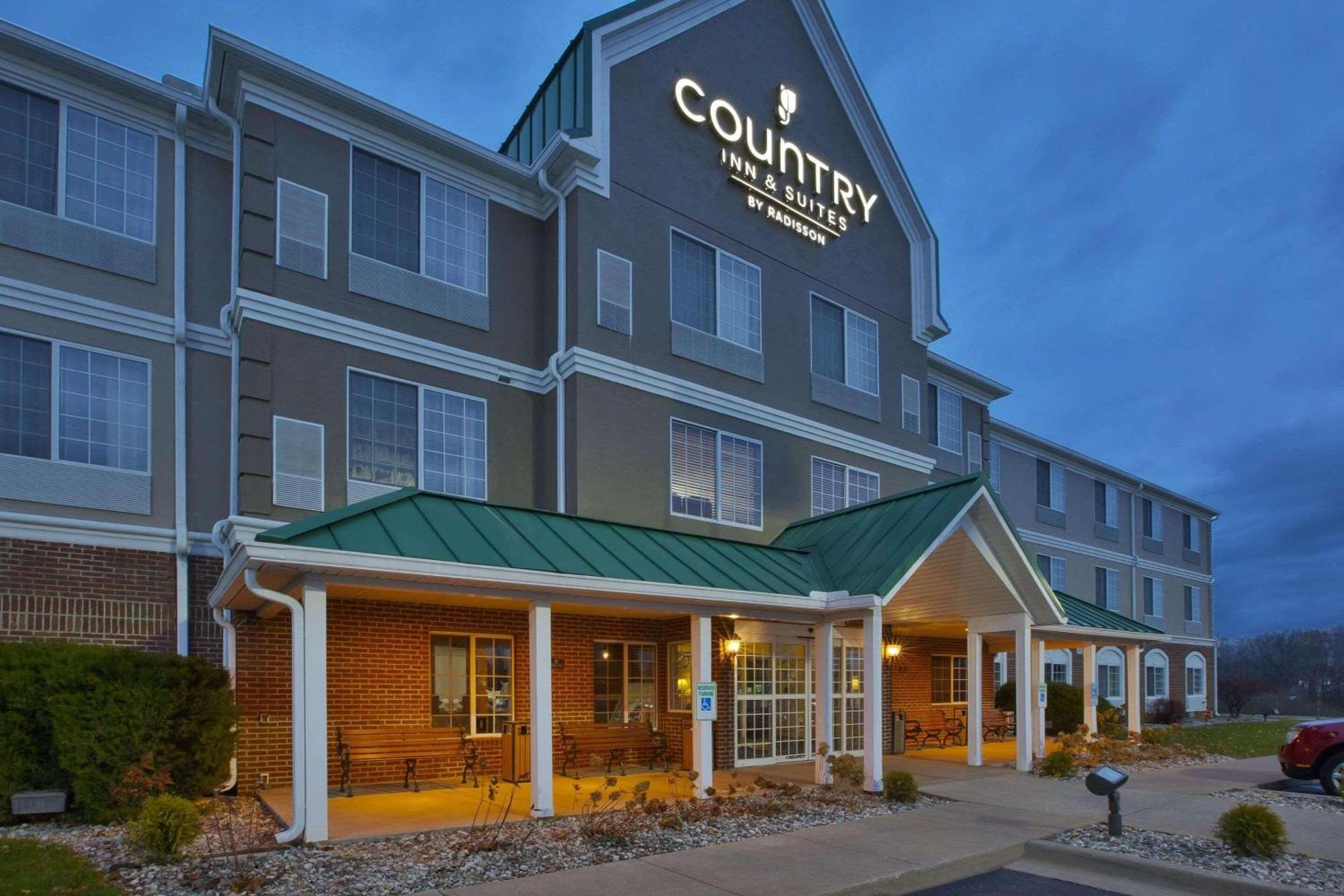 Country Inn & Suites By Radisson, Big Rapids, Mi Esterno foto