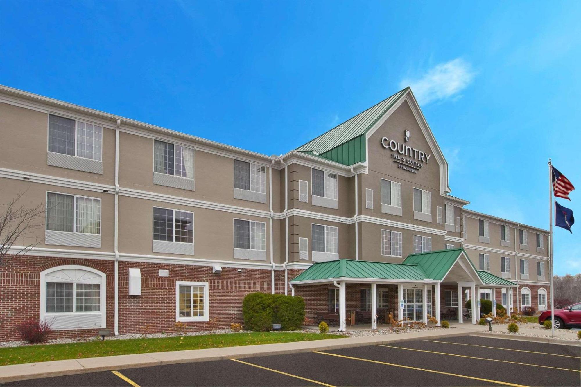 Country Inn & Suites By Radisson, Big Rapids, Mi Esterno foto