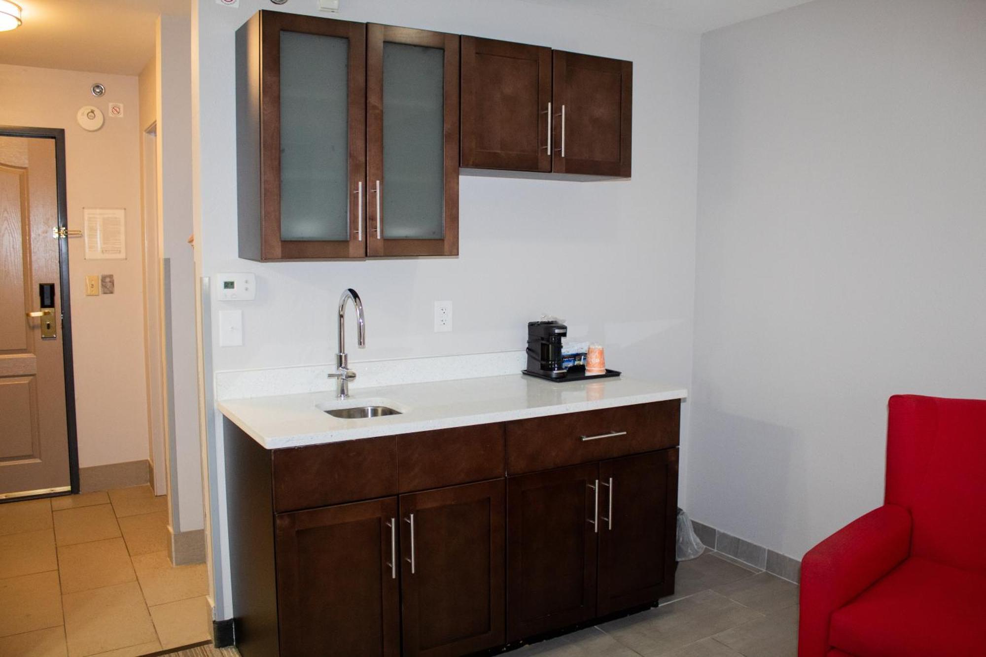 Country Inn & Suites By Radisson, Big Rapids, Mi Esterno foto