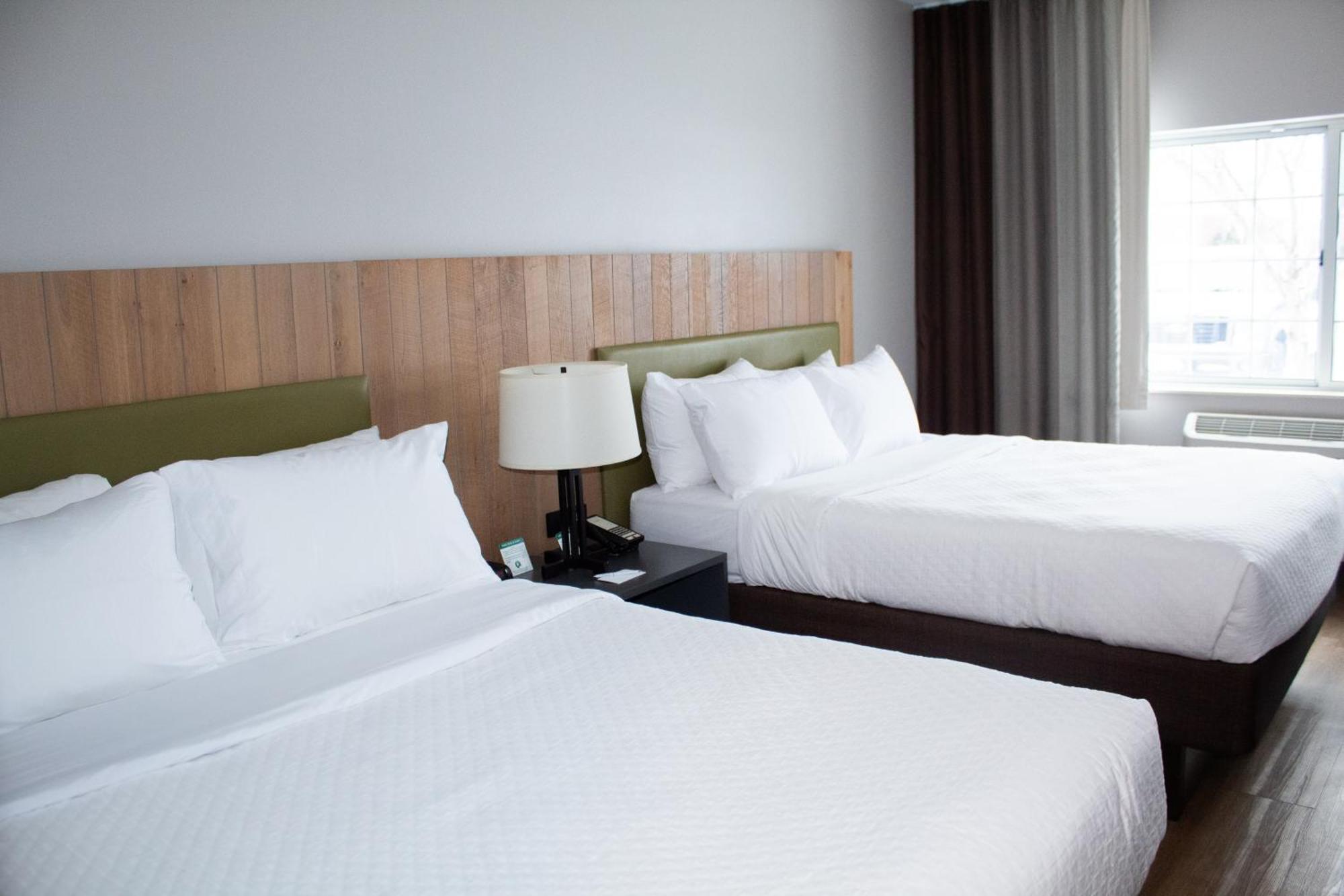 Country Inn & Suites By Radisson, Big Rapids, Mi Esterno foto