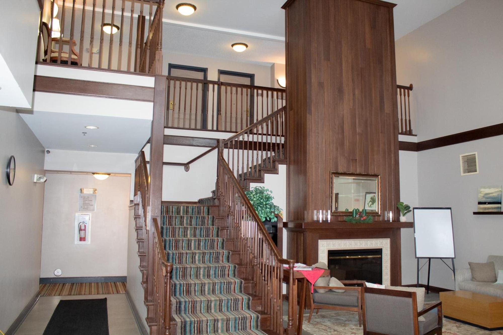 Country Inn & Suites By Radisson, Big Rapids, Mi Esterno foto