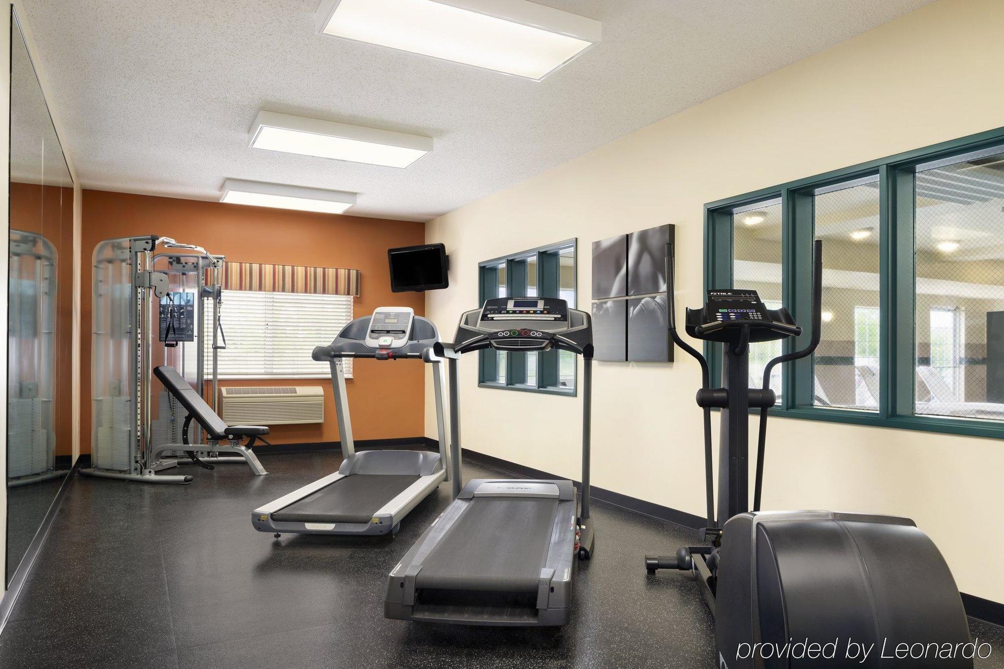 Country Inn & Suites By Radisson, Big Rapids, Mi Esterno foto